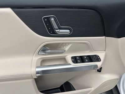 2026 Mercedes-Benz GLB — photo 11 view
