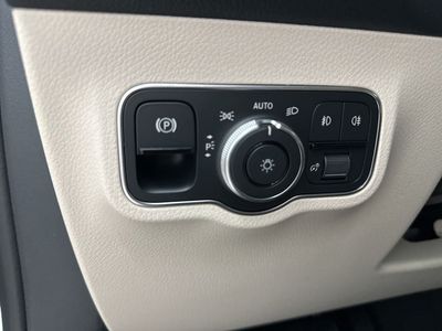 2026 Mercedes-Benz GLB — photo 19 view