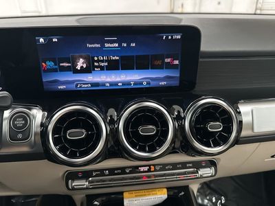2026 Mercedes-Benz GLB — photo 17 view