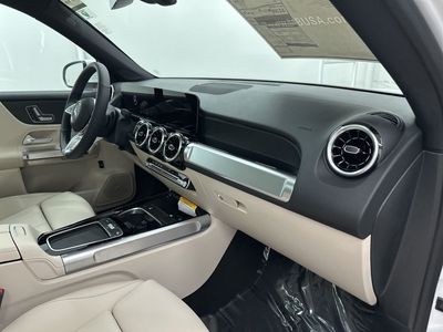 2026 Mercedes-Benz GLB — photo 28 view