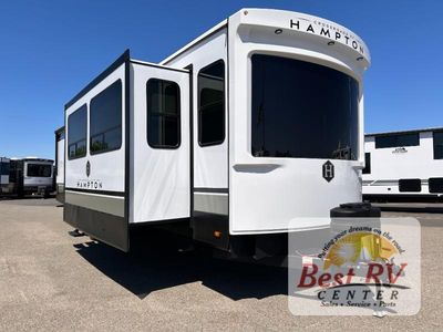 2026 CrossRoads RV Hampton - Photo 2