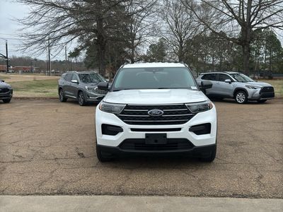 2022 Ford Explorer - Photo 2