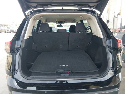 2025 Nissan Rogue - Photo 11