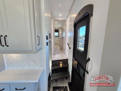 2026 Montana High Country 295RL - Photo 24