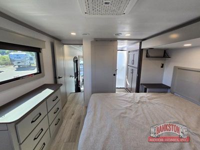 2026 Montana High Country 295RL - Photo 35