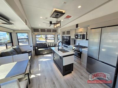 2026 Montana High Country 295RL - Photo 8