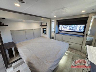 2026 Montana High Country 295RL - Photo 31