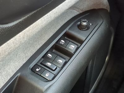 2023 Jeep Compass — photo 28 view