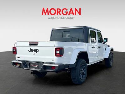 2026 Jeep Gladiator — photo 7 view