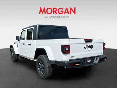 2026 Jeep Gladiator — detail view