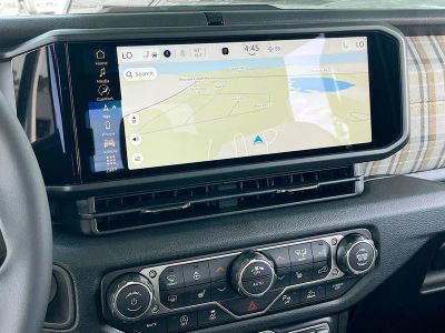 2026 Jeep Gladiator — photo 13 view