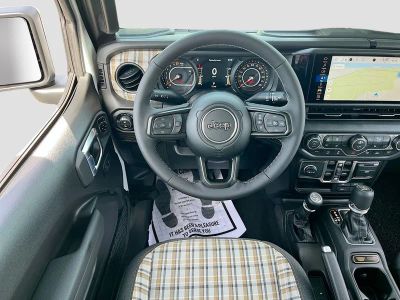 2026 Jeep Gladiator — photo 22 view