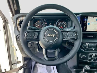 2026 Jeep Gladiator — photo 11 view