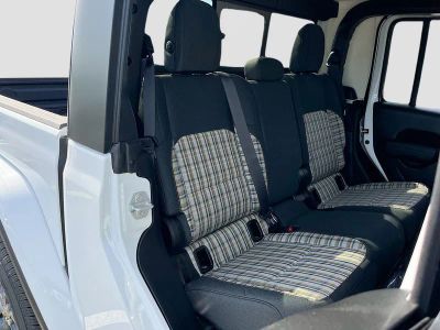 2026 Jeep Gladiator — photo 26 view