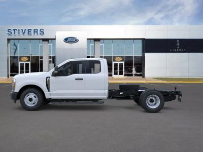 2026 Ford Chassis Cab - Photo 4