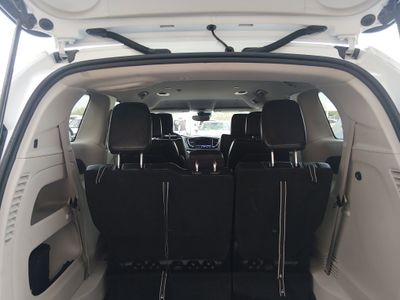 2023 Chrysler Pacifica — photo 11 view