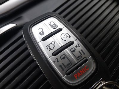 2023 Chrysler Pacifica — photo 15 view