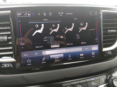 2023 Chrysler Pacifica — photo 18 view