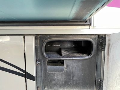 2014 Winnebago Sightseer - Photo 13