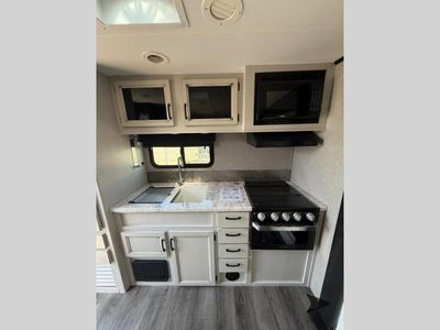 2020 Jayco Jay Feather - Photo 9
