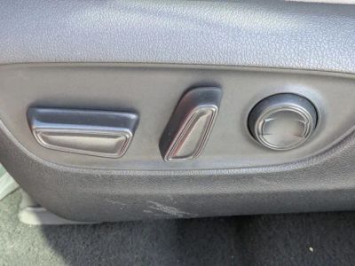 2020 Toyota RAV4 — photo 17 view