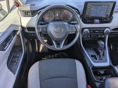 2020 Toyota RAV4 — photo 13 view