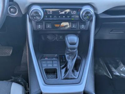 2020 Toyota RAV4 — photo 16 view