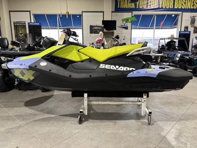 2024 Sea-Doo Spark Trixx for 3 Rotax 900 ACE - 90 iBR and Audio - Photo 7