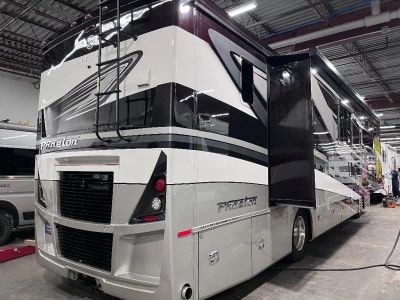 2022 Tiffin Motorhomes Phaeton - Photo 4