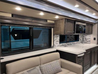 2022 Tiffin Motorhomes Phaeton - Photo 17