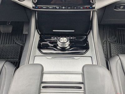 2025 Jeep Wagoneer - Photo 20