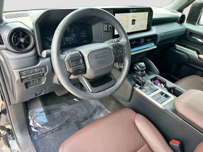 2025 Toyota Land Cruiser — photo 9 view