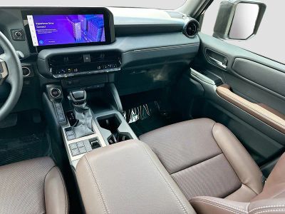 2025 Toyota Land Cruiser — photo 21 view