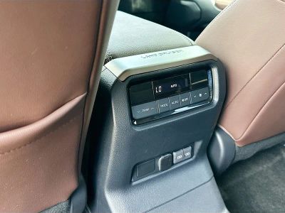 2025 Toyota Land Cruiser — photo 22 view