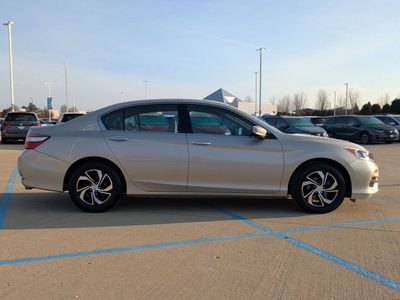 2017 Honda Accord - Photo 5
