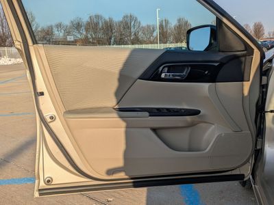 2017 Honda Accord - Photo 11