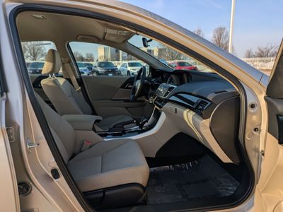 2017 Honda Accord - Photo 25