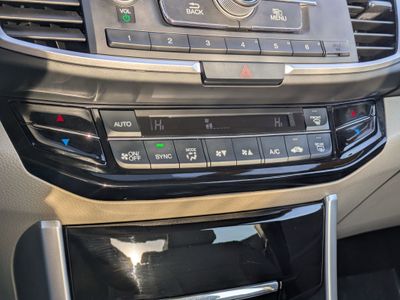 2017 Honda Accord - Photo 18