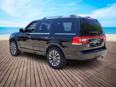2017 Lincoln Navigator — interior view