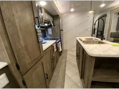 2022 Forest River RV Salem - Photo 6