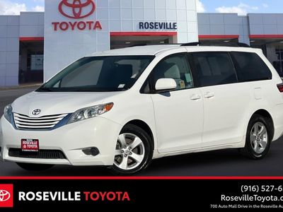 2016 Toyota Sienna - Photo 1