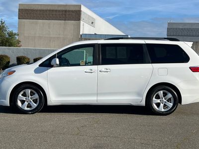 2016 Toyota Sienna - Photo 9