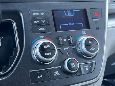 2016 Toyota Sienna - Photo 23