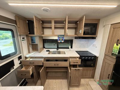 2026 Coachmen RV Freedom Express - Photo 13