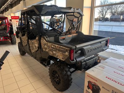 2025 Honda Pioneer 1000-6 Deluxe Crew - Photo 3