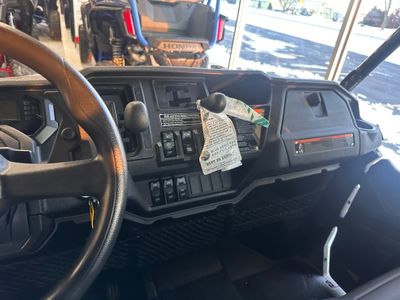 2025 Honda Pioneer 1000-6 Deluxe Crew - Photo 6