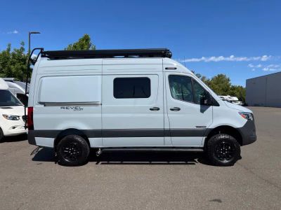 2027 Winnebago REVEL SPORT — photo 14 view