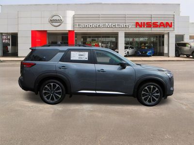 2026 Nissan Pathfinder - Photo 2