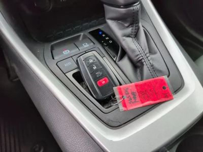 2024 Toyota RAV4 - Photo 24