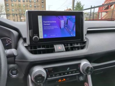 2024 Toyota RAV4 - Photo 18